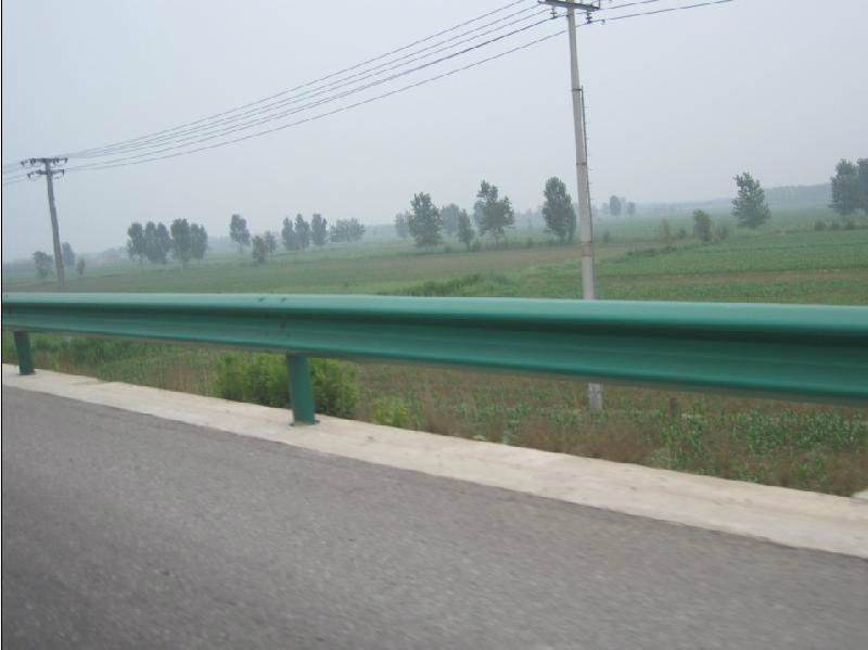 道路護欄有哪些優(yōu)勢？